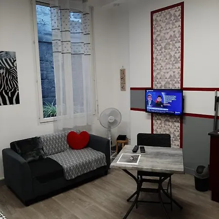 Apartment T1 Hyper Centre Place De La Victoire Bordeaux
