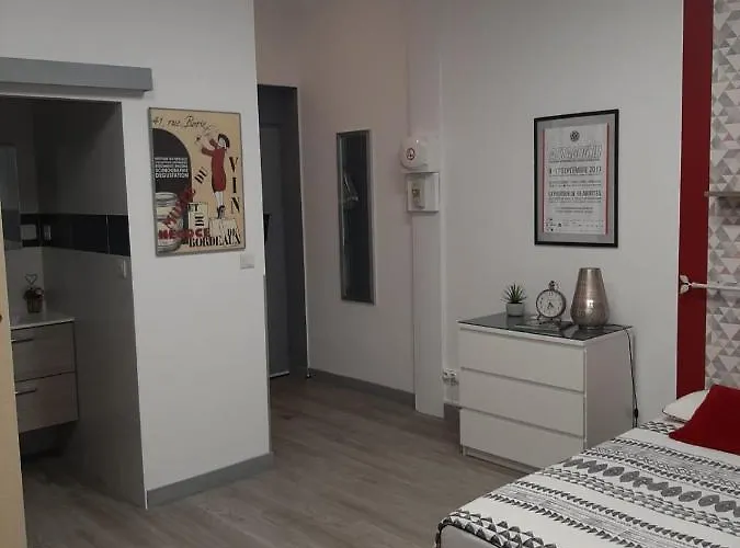 T1 Hyper Centre Place De La Victoire بوردو