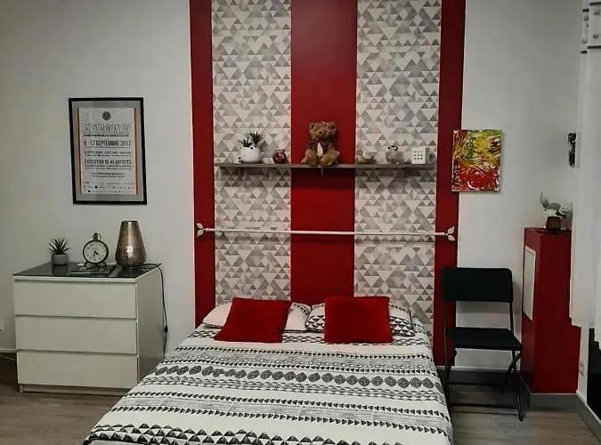 T1 Hyper Centre Place De La Victoire