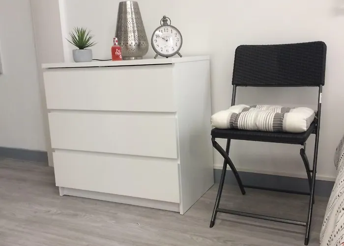 T1 Hyper Centre Place De La Victoire *