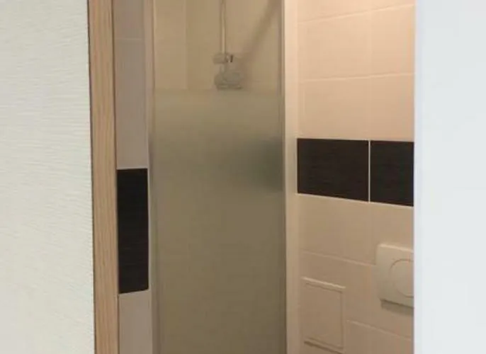 T1 Hyper Centre Place De La Victoire